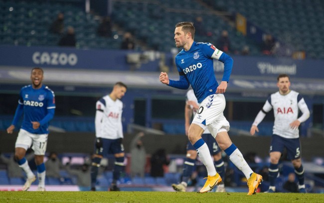 俱乐部中的 俱乐部中的